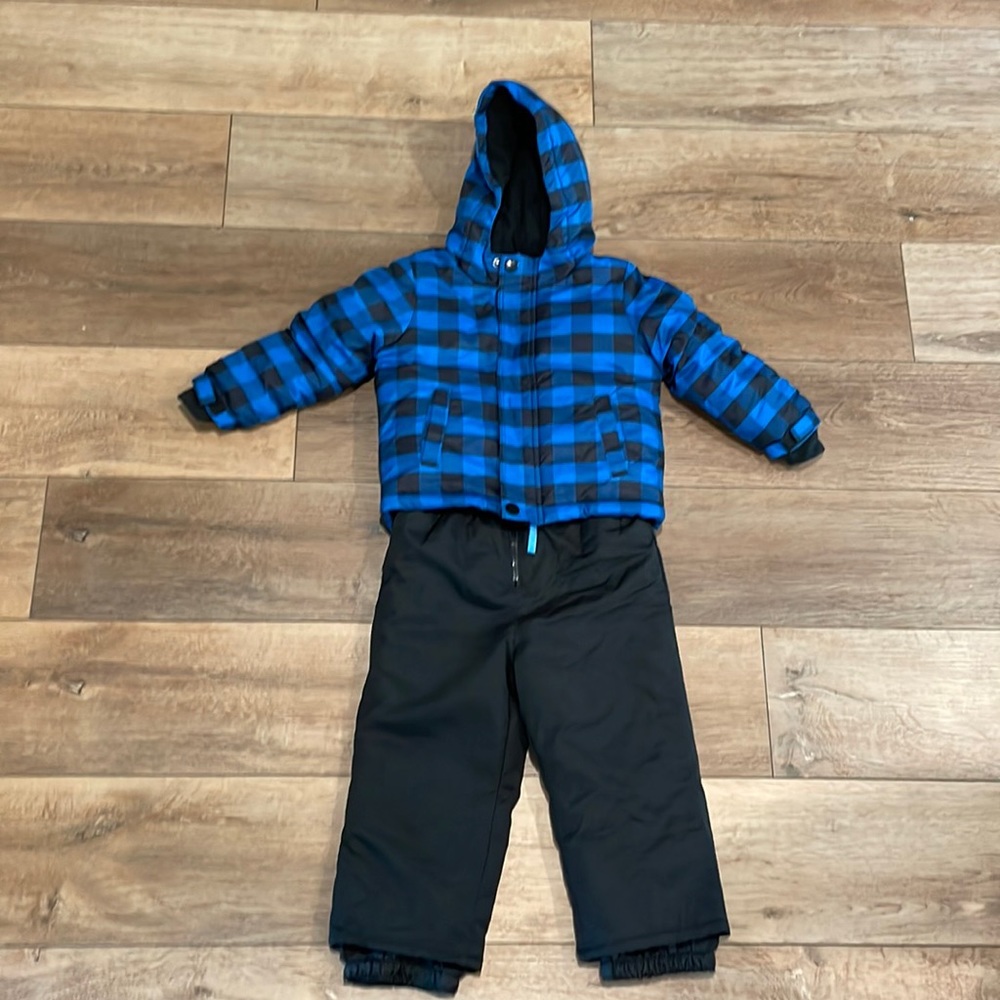 Cat & Jack boys 2T snowsuit